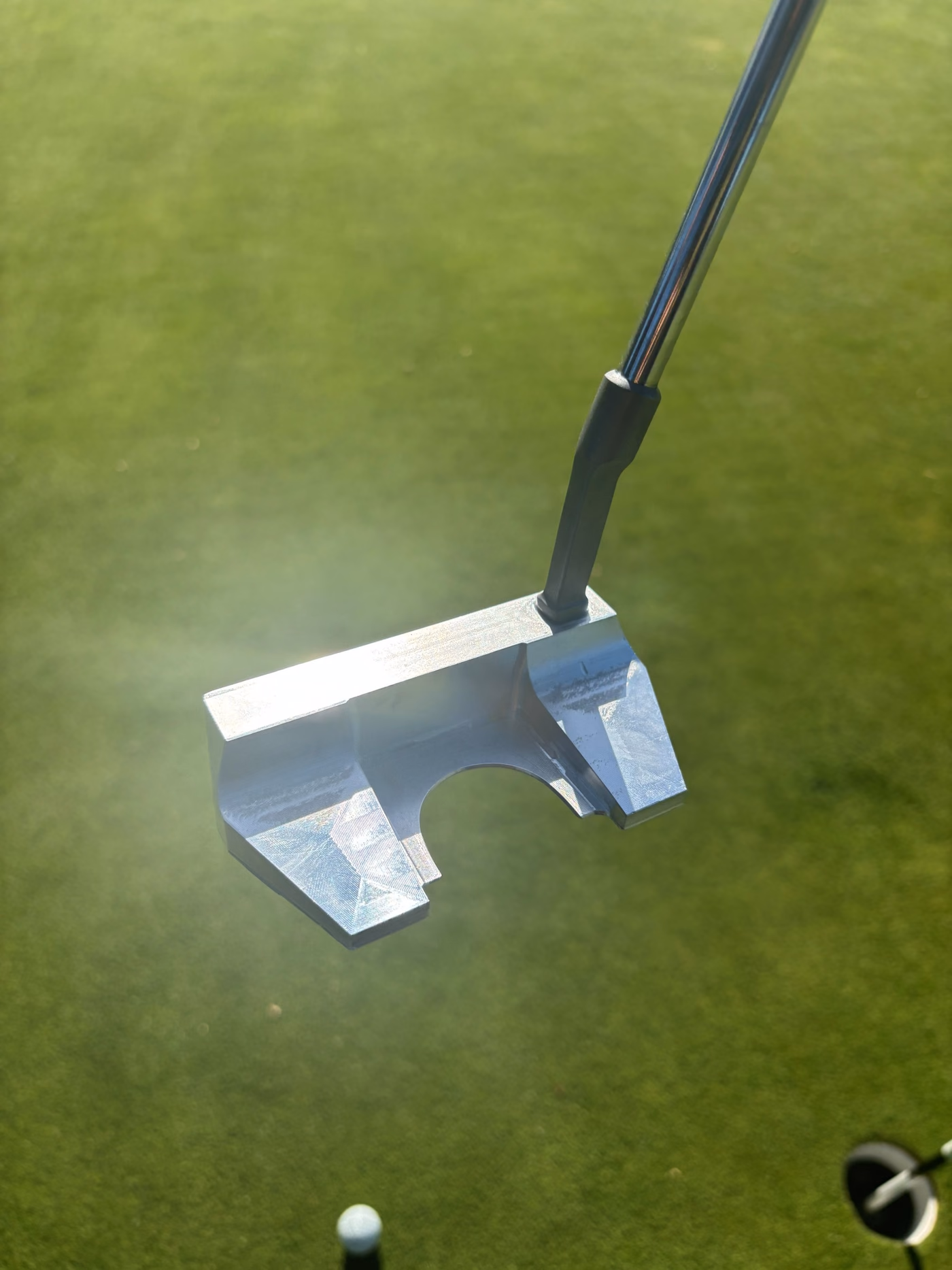 The finished aluminium putter head