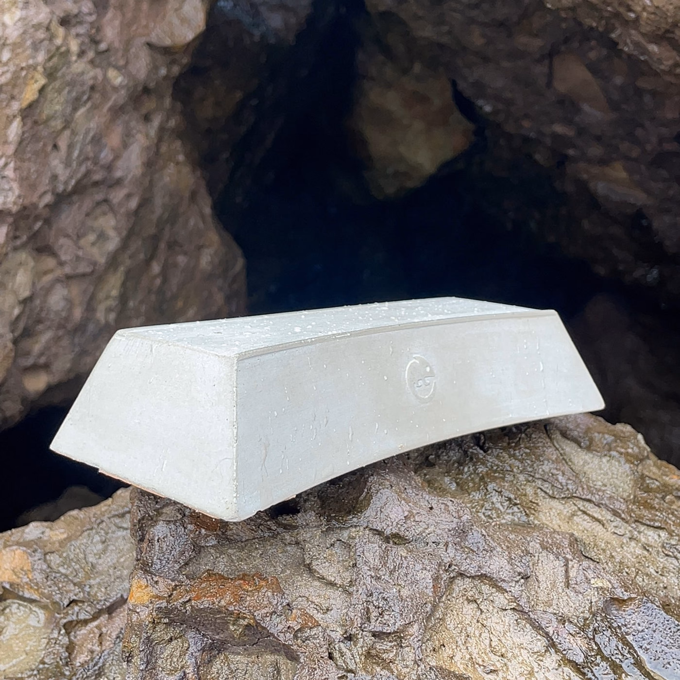 Beachside Bank, cast concrete
